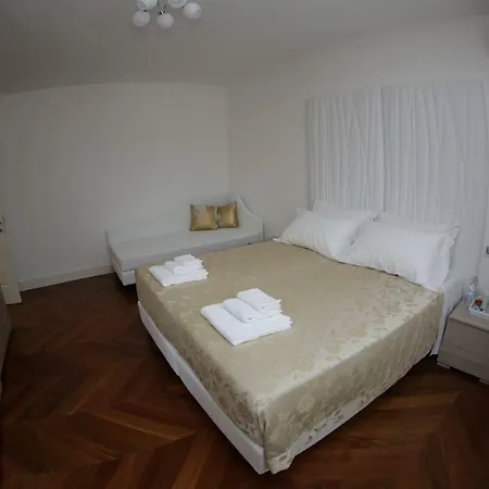 Champagne Guest house 3*